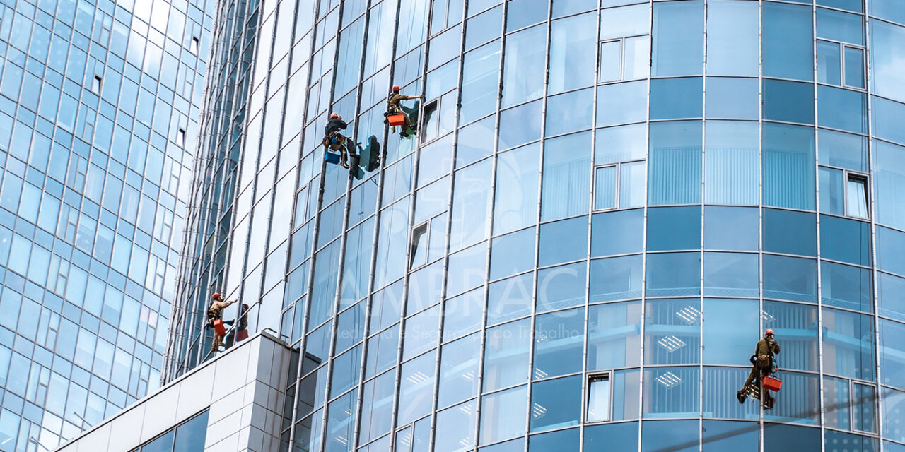 Segurança do Trabalho: Como funciona o plano de resgate para trabalho em altura