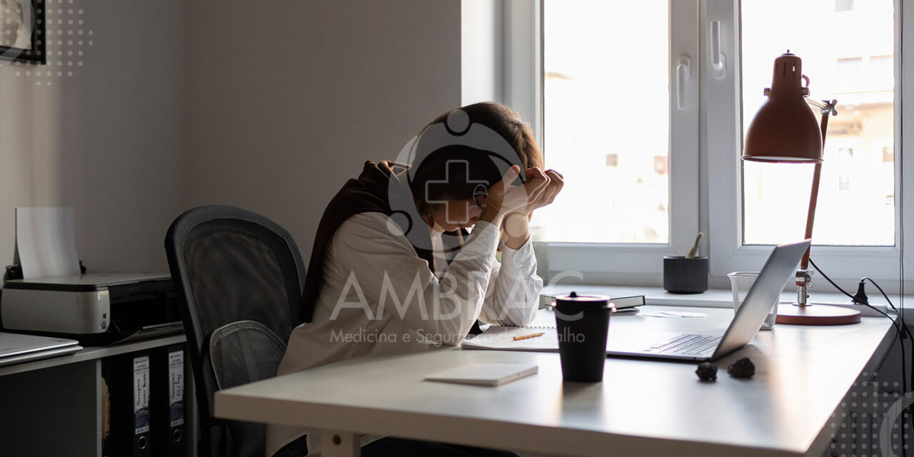 Medicina do Trabalho: O que é Presenteísmo, quais a consequências e como identificar na sua empresa?